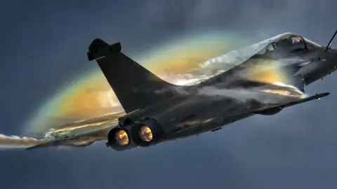 Le Rafale, fleuron de l'armée française, dégradé à deux reprises dans son usine : ce que soupçonnent les gendarmes