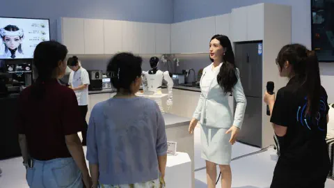 En Chine, le premier centre commercial dédié à la vente de robots humanoïdes ouvre ses portes