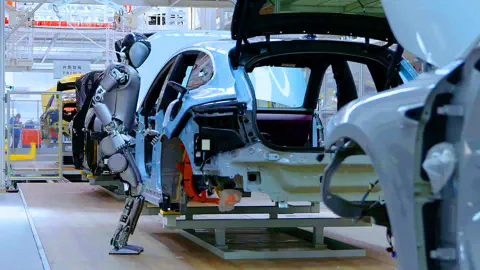 1 000 robots humanoides prets a envahir les usines ubtech promet une revolution industrielle avant la fin de lannee