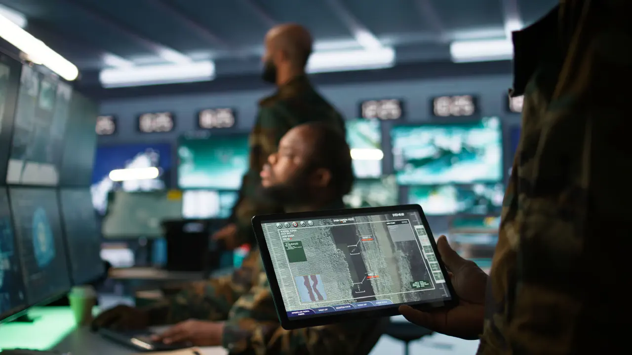 Actualite l armee francaise recompense deux solutions capables de proteger les ia militaires contre les hackers