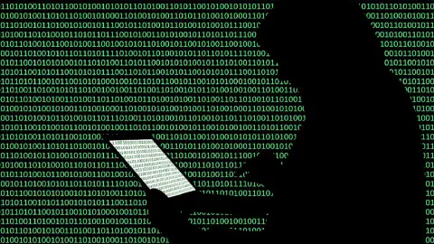 Fuites de donnees cinq francais de 16 a 22 ans interpelles pour avoir mene des piratages contre des etablissements de sante