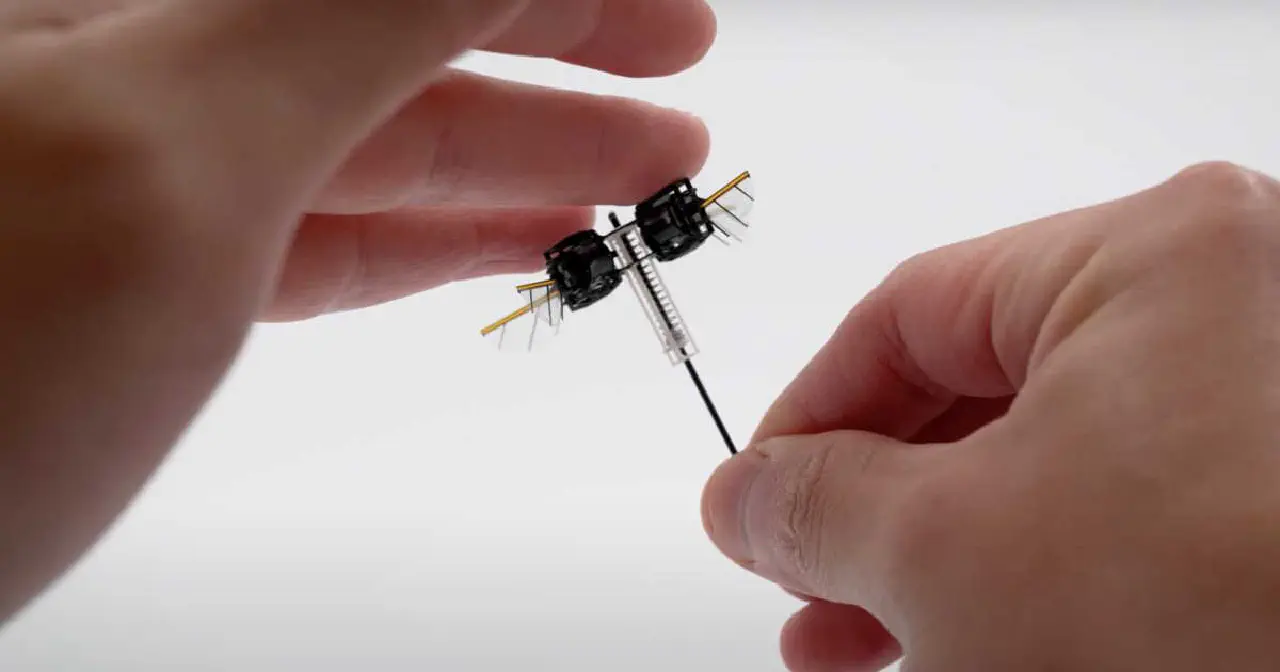 Plus petit qu’un pouce, ce robot sauteur du MIT défie les terrains les plus extrêmes et pourrait sauver des vies