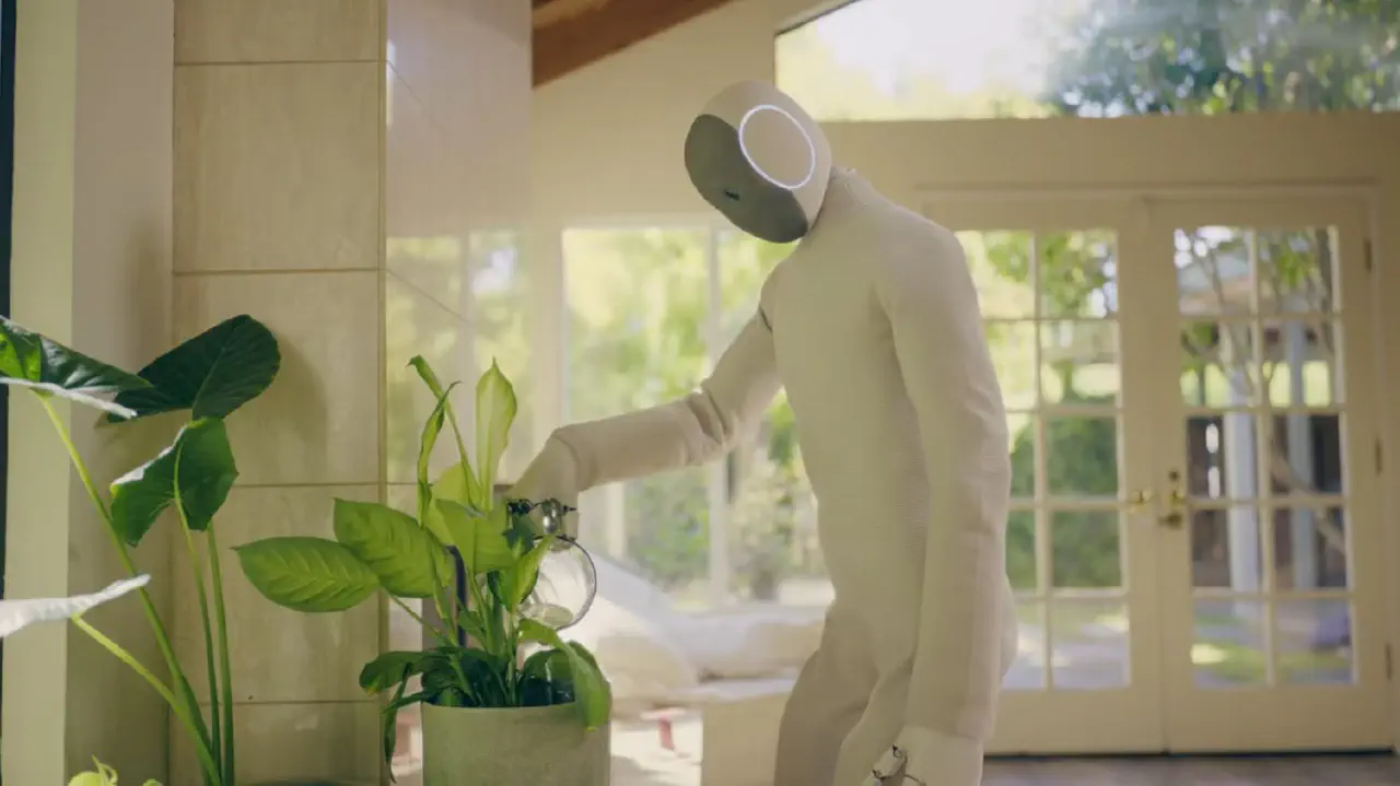 Entretien vous acceptez que quelqu un espionne chez vous quels risques souleve l arrivee des robots humanoides domestiques