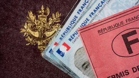 Informations personnelles volees appel a la vigilance ce que l on sait de la fuite de donnees de l ants l agence chargee des demandes de titres d identite