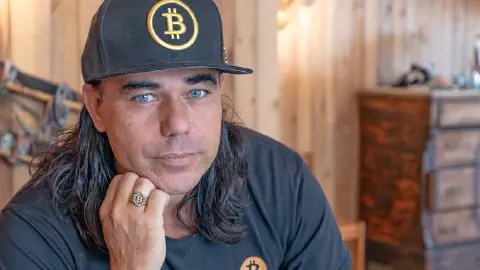 Des bouts de code disséminés sur 4 continents: la tactique étonnante de cette famille qui a tout misé sur les cryptos pour se protéger des enlèvements